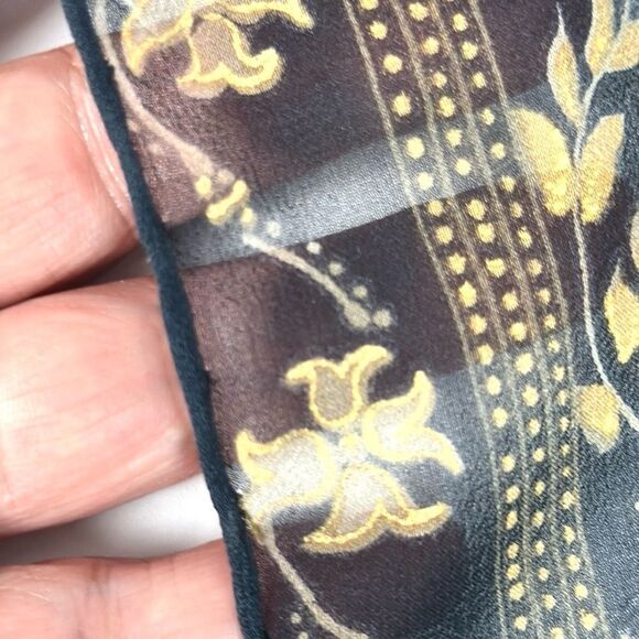 Silk Crepe Square Scarf Taupe Gray Floral Print Hand Rolled 41x41 inches - Picture 9 of 11